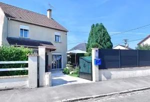 MaisonTevy 2 Jolies Chambres 6 pers ou 1 Beau Studio 2 Pers - Roissy-en-Brie