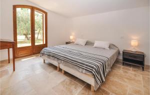 Maisons de vacances Amazing home in St, Czaire sur Siagne with 4 Bedrooms, WiFi and Outdoor swimming pool : photos des chambres