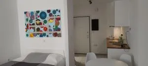 Studio Ena - Skála Neón Epivatón