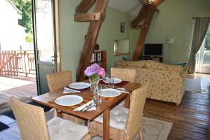 Maisons de vacances Two Seperate Charming Self Contained Gites in Le Neufbourg -Mortain : photos des chambres