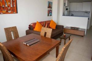 2 Bed Penthouse with large solarium and sea views