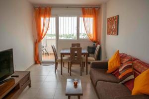 2 Bed Penthouse with large solarium and sea views