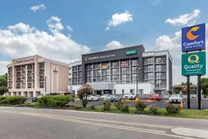 Comfort Inn & Suites Spring Lake - Fayetteville Near Fort Liberty - Pinebluff