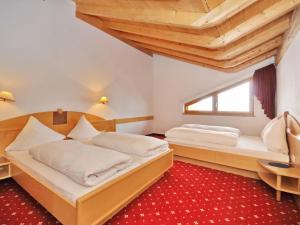 Deluxe Two-Bedroom Suite with Balcony room in Hotel Amadeus Micheluzzi