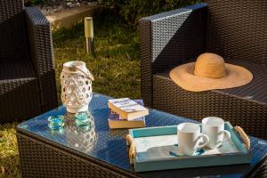 Apartment Lilly, apartment with communal pool, 10 meters from sea