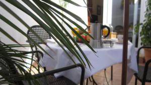 One-Bedroom Apartment room in Costa Africana