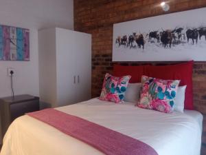 Royal Stina Hotel-style with Swimming pool