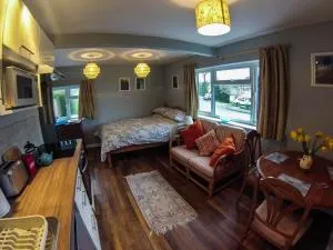 Cheltenham Studio Apartment - 安多弗斯福德