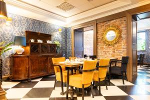 SleepWalker Boutique Suites