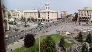 Independence Square · Khreschatyk. View on Independence Sq. fountains
