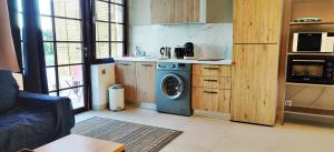 Superbe 2 pièces meublées 35 m2, climatisé, piscine, parking, jardin, calme, 10 mn pont du Gard #4