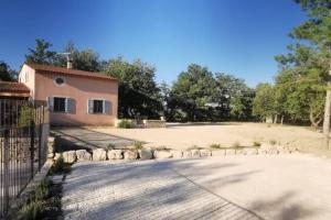 Maisons de vacances Mas de la Cheneraie Blanche, Maison de vacances avec piscine en Luberon : photos des chambres