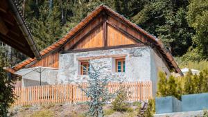 Apartments, Guest House & historic Chalet Neuhaus