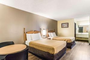 Econo Lodge Clinton - Jackson West