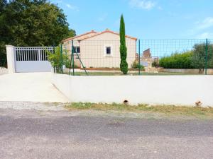 Maisons de vacances Charmante villa dans un village paisible aux portes d'Uzes et des Cevennes : photos des chambres