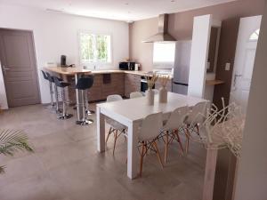 Maisons de vacances Charmante villa dans un village paisible aux portes d'Uzes et des Cevennes : photos des chambres