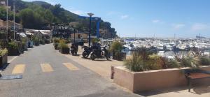 Petit coin de paradis au soleil près de la mer