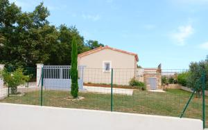 Maisons de vacances Charmante villa dans un village paisible aux portes d'Uzes et des Cevennes : photos des chambres