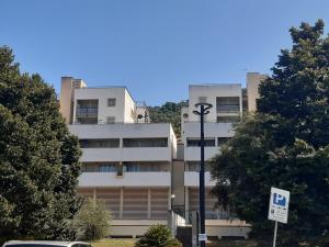 Estudio con terraza
