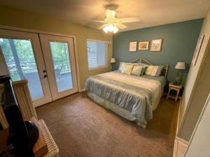 Colony III 203 Condo