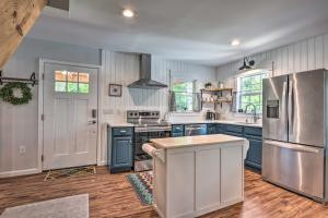 Peaceful Virginia Cabin - Fish, Tube, Boat, Etc!