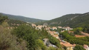 Appartements Joli studio de 26 m² avec veranda de 6 m² calme et vue sur montagne : photos des chambres