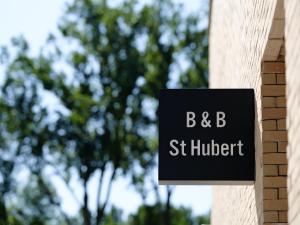 b & b St-Hubert