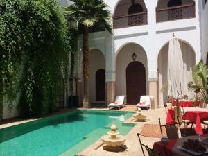Riad Shama hotel, 
Marrakech, Morocco.
The photo picture quality can be
variable. We apologize if the
quality is of an unacceptable
level.