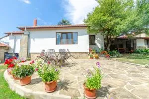 Къща за гости Виктория - Zseravna