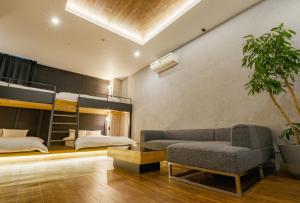 mizuka Imaizumi 2 - unmanned hotel -