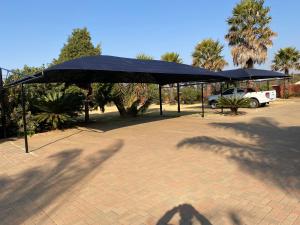 Tamarisk Guest Lodge