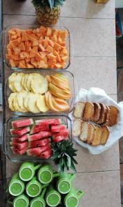 Standard room with two single beds for relaxed stay