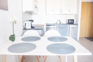 AL-DOM apartamenty KASPROWICZA 407 z basenem , sauną , jacuzzi i siłownią