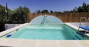 terra rossa casa di campagna con piscina - كازارانو