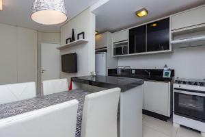 Riomaggiore 302 - Lindo apartamento 200m da Praia de Bombas - Excelente Custo Benefício.