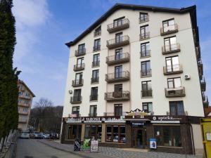 Апартаменты центр Солнечное Закарпатье - 3hvězdičkové hotely ve městě Poljana