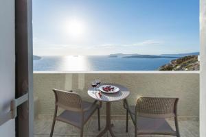 Caldera's Dolphin Suites Santorini Greece