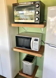 Linda casa de 2 QUARTOS na beira dágua - Condominio Mar Doce!