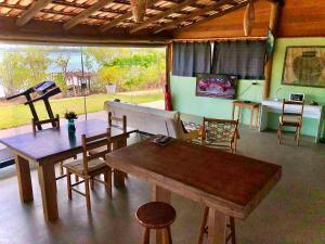 Linda casa de 2 QUARTOS na beira dágua - Condominio Mar Doce!