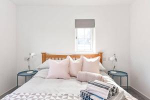 The Little House, boutique home near the sea