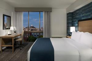 City View King Room room in Hotel Caza