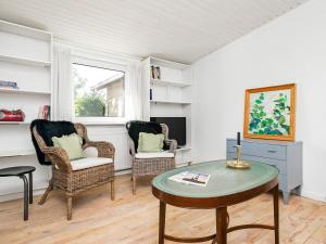8 person holiday home in Ålbæk