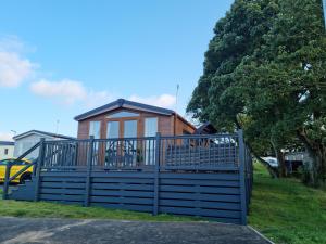 Foxwood Lodge Private Hot Tub Getaway