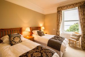 Deluxe Twin Room with Sea View room in The Arran Lodge & Arran Sleep Huts