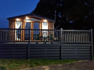 Foxwood Lodge Private Hot Tub Getaway