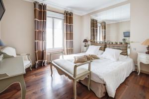 Hotels Hostellerie de la Renaissance - Les Collectionneurs : photos des chambres