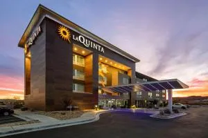 La Quinta by Wyndham Kingman - McConnico