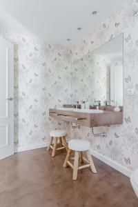 Charming Beachside Townhouse in San Pedro A Lovely Retreat Steps from the Shore