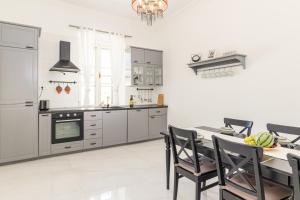 Apartment Augier - City Centre - 100sqm - Free Parking nearby