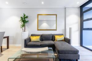 Luxurious 1 Bedroom in 16 on Bree